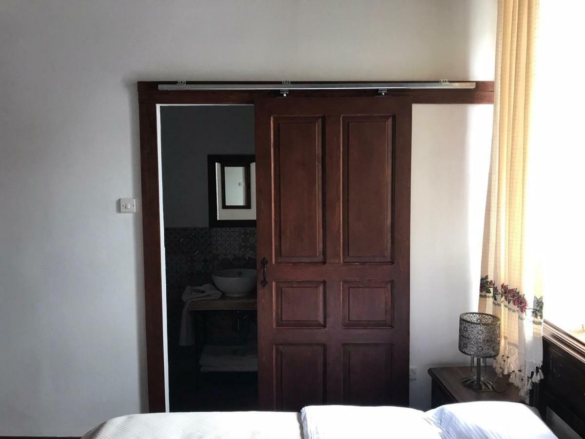 ניקוסיה Palm Garden Guest House מראה חיצוני תמונה