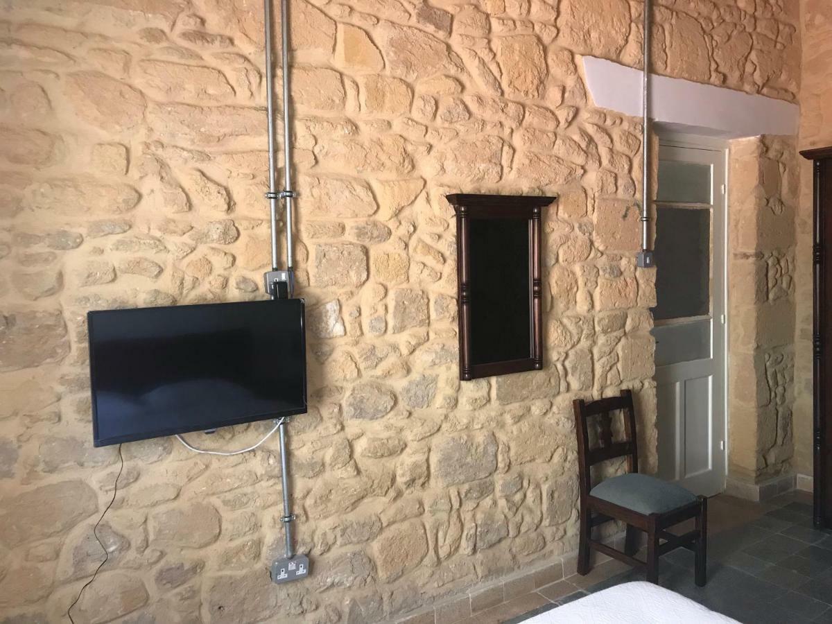 ניקוסיה Palm Garden Guest House מראה חיצוני תמונה